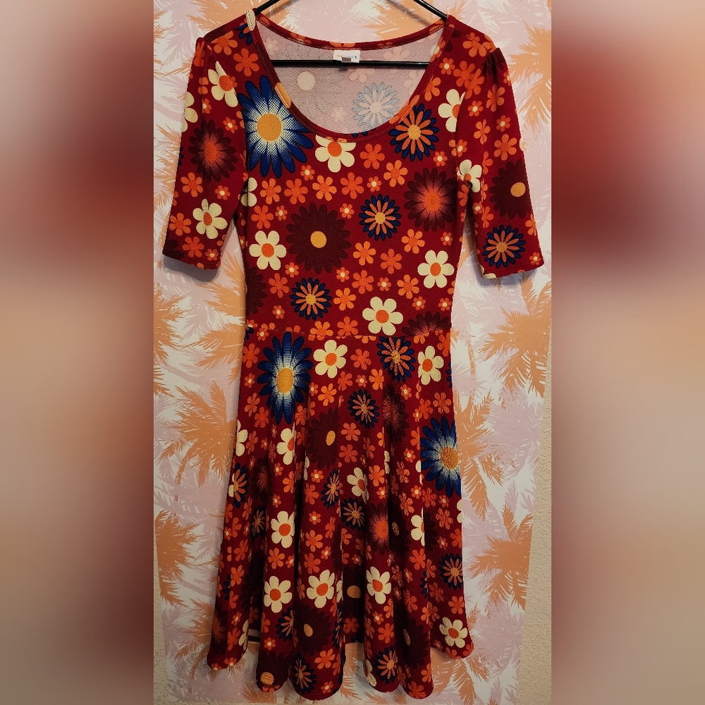 LuLaRoe Nicole Groovy Daisy